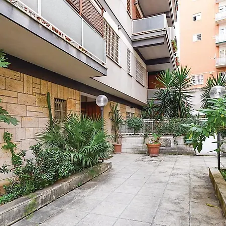 Studio In Apartment *