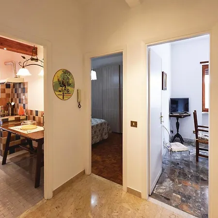 Studio In Apartment *